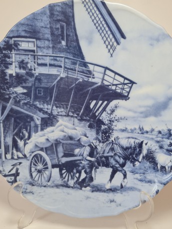 Scherzer Декоративная тарелка с подвесом "Повозка у мельницы" Дельфтский фарфор, Голландия/Германия, 24 см, 1984г