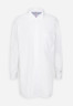 Tommy Hilfiger 1985 ORG CO POPLIN Button-down blouse optic white 1985 ORG CO POPLIN Блуза на пуговицах оптический белый