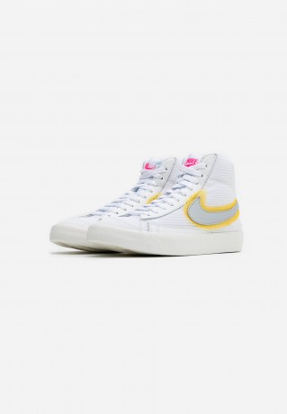 Nike Sportswear BLAZER 77 Sneaker high white/metallic sliver/university gold BLAZER 77 Высокие кроссовки женские белый/серебряный металлик/университетское золото