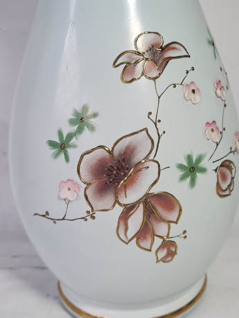 Ваза винтажная с розово-золотым цветочным декором, выдувное стекло, ручная работа, 24 x 12 см, Германия, 1960-70гг.