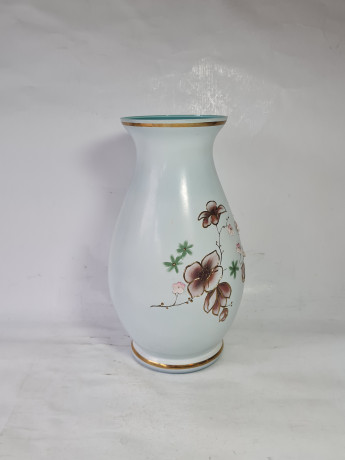 Ваза винтажная с розово-золотым цветочным декором, выдувное стекло, ручная работа, 24 x 12 см, Германия, 1960-70гг.