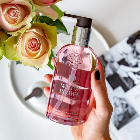 Molton Brown Delicious Rhubarb & Rose Fine Liquid Hand Wash Вкусное жидкое мыло для рук с ревенем и розой