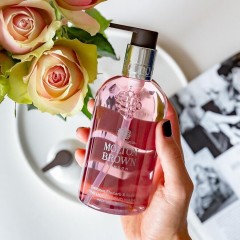 Molton Brown Delicious Rhubarb &amp; Rose Fine Liquid Hand Wash  Вкусное жидкое мыло для рук с ревенем и розой