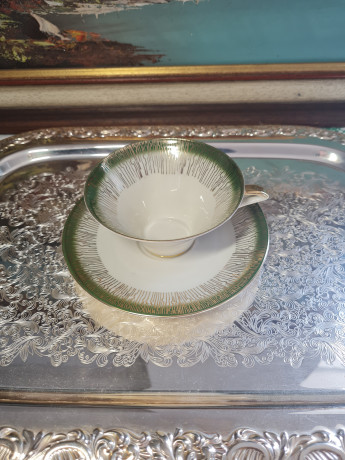 RWG Kaufring Bavaria Чайная пара белый фарфор с зеленым декором и позолоченным узором, Германия, 1960-70гг.