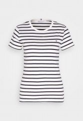 Tommy Hilfiger SLIM CODY  Print T-shirt white/desert sky SLIM CODY Футболка с принтом белое/пустынное небо