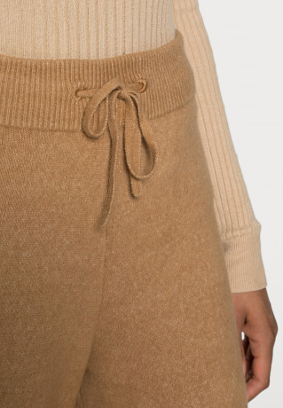 Tommy Hilfiger FLEX WIDE LEG PANT Tracksuit bottoms countryside khaki FLEX WIDE LEG PANT Брюки от спортивного костюма загородный хаки