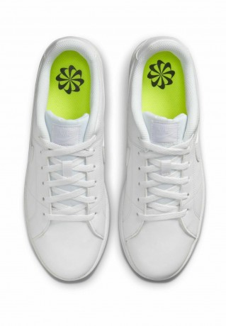 Nike Sportswear COURT ROYALE  Sneaker low white/white/white COURT ROYALE Низкие кроссовки женские белый/белый/белый