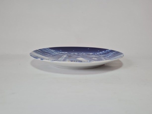 Тарелка декоративная винтажная Bavaria "Рождество в Германии", кобальт, фарфор, 19,5 см, Германия, 1987 год.