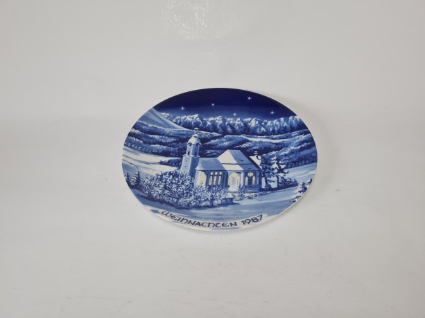 Тарелка декоративная винтажная Bavaria "Рождество в Германии", кобальт, фарфор, 19,5 см, Германия, 1987 год.