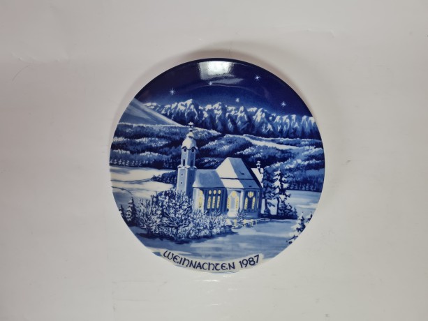 Тарелка декоративная винтажная Bavaria "Рождество в Германии", кобальт, фарфор, 19,5 см, Германия, 1987 год.