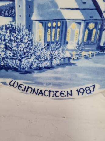 Тарелка декоративная винтажная Bavaria "Рождество в Германии", кобальт, фарфор, 19,5 см, Германия, 1987 год.