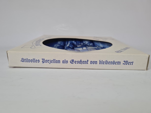 Тарелка декоративная винтажная Bavaria "Рождество в Германии", кобальт, фарфор, 19,5 см, Германия, 1987 год.