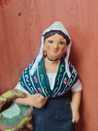 P.Touque Подвесная картина с объемной фигурой "Женщина с корзинкой", 21,5 x 10,5 см, Германия, 1960-70гг.