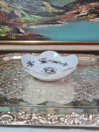 Тарелка винтажная Meissen, белый фарфор с разноцветными птицами, драконами, цветочным мотивом и позолоченным краем, 14,5 x 4,5 см, Германия, 1930-40гг.