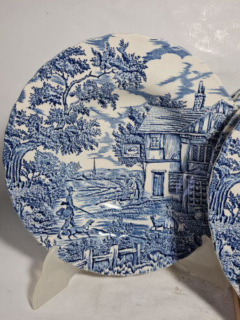 Тарелки винтажные Myott / Коллекция "The Huter" в сине-белых тонах, 6 шт., 23 см, фарфор, Англия, 1982 год.