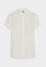 Tommy Hilfiger GROWN ON SLEEVE Button-down blouse ecru GROWN ON SLEEVE Блузка на пуговицах экрю