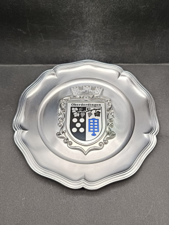 Тарелка декоративная винтажная "Герб Верхнего Дерингена" / Серия "Геральдика", яркий декор, олово (95%), 23 см, Германия, 1970-80гг.