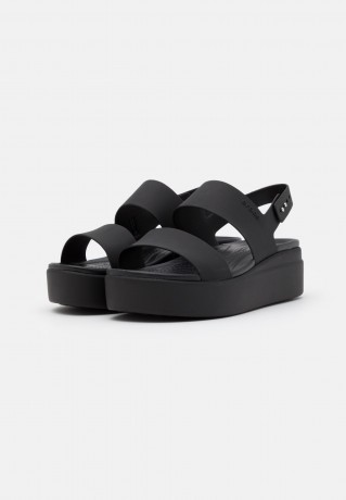 Crocs BROOKLYN Plateausandalette black BROOKLYN Босоножки на платформе черный