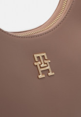 Tommy Hilfiger Handbag oat milk сумочка овсяное молоко