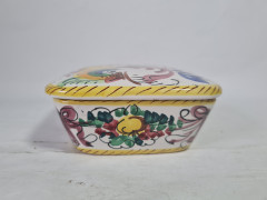 Шкатулка винтажная в стиле майолики, с крышкой, керамика, ручная роспись, Италия, 1960-70гг.