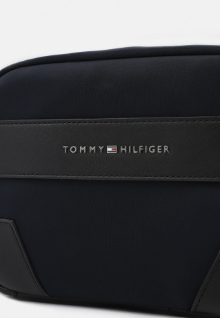 Tommy Hilfiger CAMERA BAG Across body bag space blue СУМКА ДЛЯ КАМЕРЫ Сумка через плечо космический синий