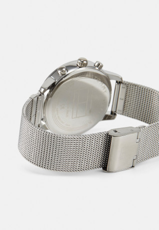 Tommy Hilfiger CASUAL Watch silver-coloured ПОВСЕДНЕВНЫЙ — Смотреть серебристый