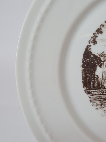 Тарелка декоративная винтажная Forstenberg с изображением Цитадели Шпандау, фарфор, 16 см, Германия, 1960-70гг.