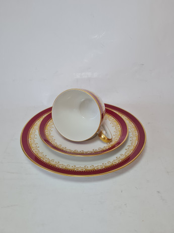 Hutschenreuther Arzberg Bavaria Фарфоровое чайное трио в красных тонах с золотым узором, Германия, 1960-70гг.