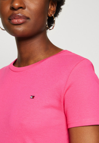 Tommy Hilfiger SLIM CODY  Print T-shirt bright cerise pink SLIM CODY Футболка с принтом ярко-вишнево-розовый