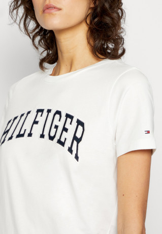 Tommy Hilfiger VARISTY HILFIGERC Print T-shirt ecru VARISTY HILFIGERC Футболка с принтом экрю