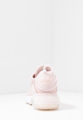 Nike Sportswear AIR MAX 2090 Sneaker low barely rose/white/metallic silver AIR MAX 2090 Низкие кроссовки женские едва розовый/белый/серебристый металлик