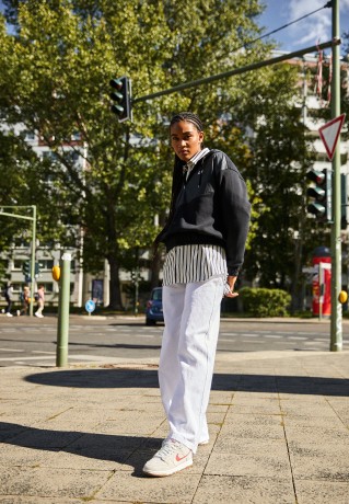 Nike Sportswear W DUNK SE Sneaker low summit white/phantom/cinnabar/off noir/yellow ochre/sail W DUNK SE Низкие кроссовки женские Summit White/Phantom/Cinnabar/off Noir/желтая охра/парус