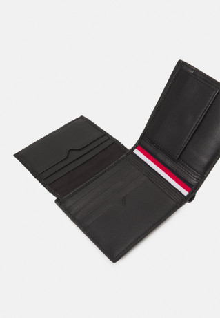 Tommy Hilfiger MODERN FLAPamp;COIN UNISEX Wallet black MODERN FLAP&amp;COIN UNISEX Бумажник черный