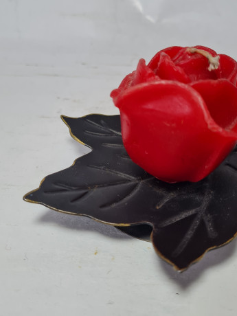 Свеча в виде алой розы на подставке, 14 x 6 см, Германия, 1960-70гг.