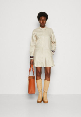 Tommy Hilfiger GLOBAL SHORT DRESS Shirt dress classic beige GLOBAL SHORT DRESS Платье-рубашка классический бежевый