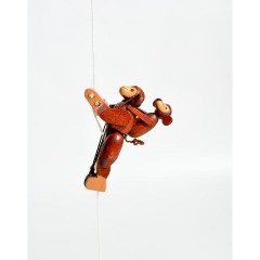 Holzspielzeug Kletterfigur Affe mit Jungem Деревянная игрушечная обезьяна с детенышем
