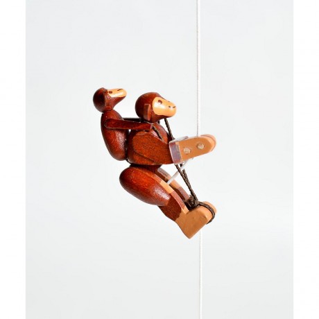 Holzspielzeug Kletterfigur Affe mit Jungem Деревянная игрушечная обезьяна с детенышем