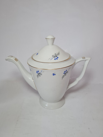 H&C Chodau Czechoslovakia Набор  чайник, молочник, сахарница из белого фарфора с голубыми цветочками и серыми листьями с золотым ободком, Чехословакия, 1960-70гг.