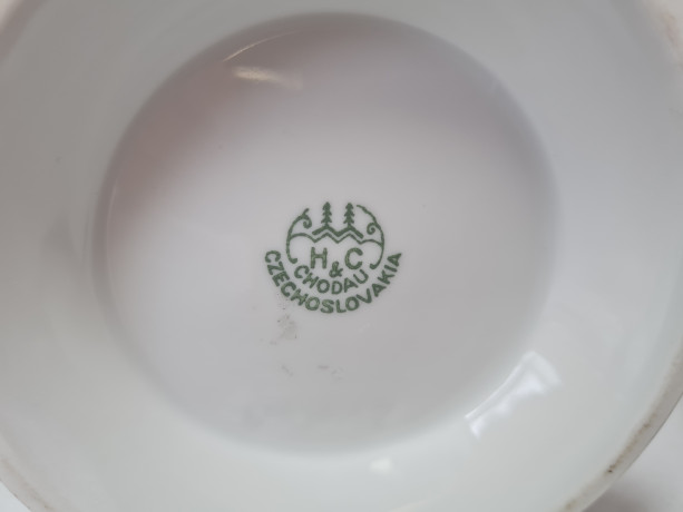 H&C Chodau Czechoslovakia Набор  чайник, молочник, сахарница из белого фарфора с голубыми цветочками и серыми листьями с золотым ободком, Чехословакия, 1960-70гг.