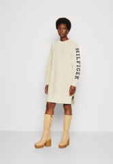 Tommy Hilfiger SWEATER DRESS Jumper dress classic beige ПЛАТЬЕ СВИТЕР Платье-джемпер классический бежевый
