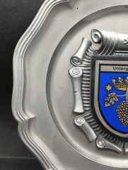 Тарелка декоративная винтажная &quot;Герб города Унтергромбах&quot; / Серия &quot;Геральдика&quot;, яркий декор, олово (95%), 23 см, Германия, 1970-80гг.
