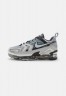 Nike Sportswear AIR VAPORMAX EVO Sneaker low wolf grey/white/anthracite/dark grey AIR VAPORMAX EVO Низкие кроссовки женские серый волк/белый/антрацит/темно-серый
