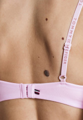 Tommy Hilfiger WIRELESS Push-up bra light pink WIRELESS Бюстгальтер пуш-ап светло-розовый