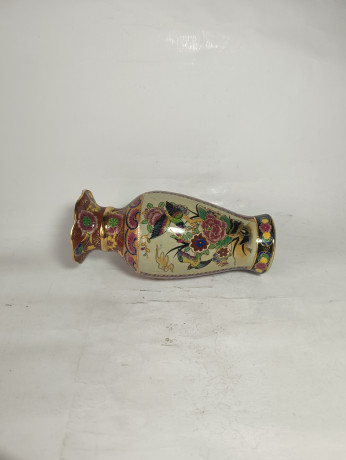 Ваза винтажная в традиционном китайском стиле, с изображением птиц и цветов, средний размер, в ярких тонах, 21 см, фарфор, Китай, 1960-70гг.