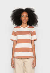 Tommy Hilfiger RUGBY TEE Print T-shirt rugby/canyon ФУТБОЛКА РЕГБИ Футболка с принтом регби/каньон