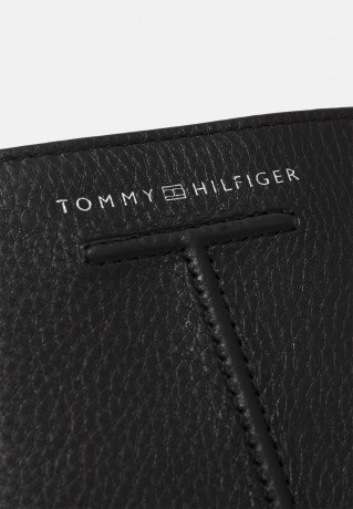 Tommy Hilfiger CENTRAL CC AND COIN UNISEX Wallet black CENTRAL CC AND COIN UNISEX Бумажник черный
