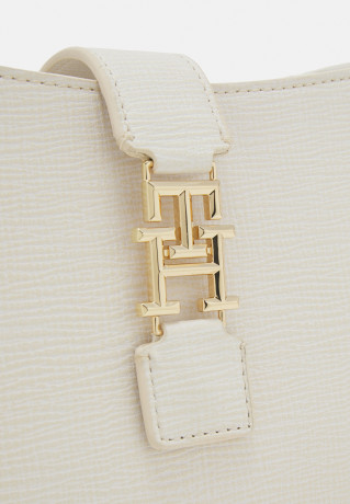 Tommy Hilfiger PLUSH SHOULDER BAG Handbag weathered white ПЛЮШЕВАЯ СУМКА НА ПЛЕЧО сумочка выветрившийся белый