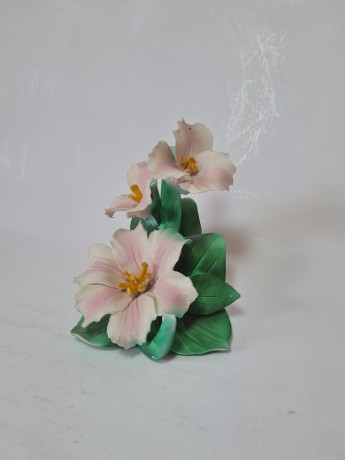 Статуэтка винтажная Capodimonte "Розовые цветы" среднего размера, фарфор, 15 х 15 см, Италия, 1960-70гг.