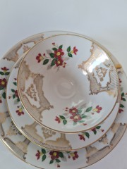 Чайное трио винтажное Bavaria с обильным позолоченным узором и букетами цветов, ручная роспись, фарфор, Германия, 1960-70гг.