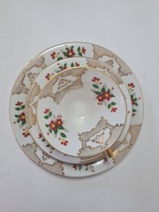 Чайное трио винтажное Bavaria с обильным позолоченным узором и букетами цветов, ручная роспись, фарфор, Германия, 1960-70гг.